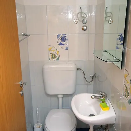 Дом отдыха Seaside House For Families With Children Cove Tvrdni Dolac, Hvar - 2057 Gdinj